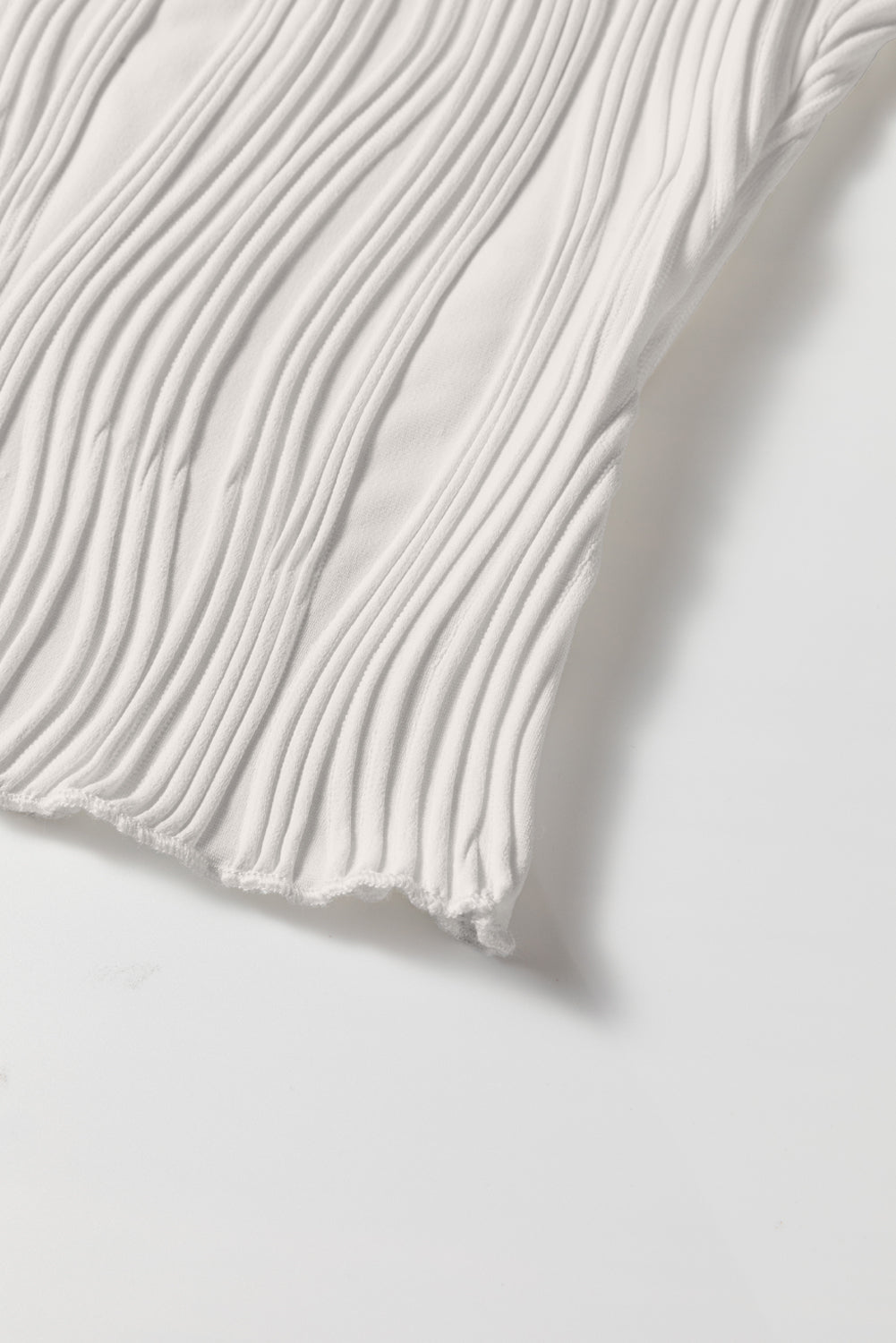 White Solid Color Wavy Textured Round Neck Tank Top