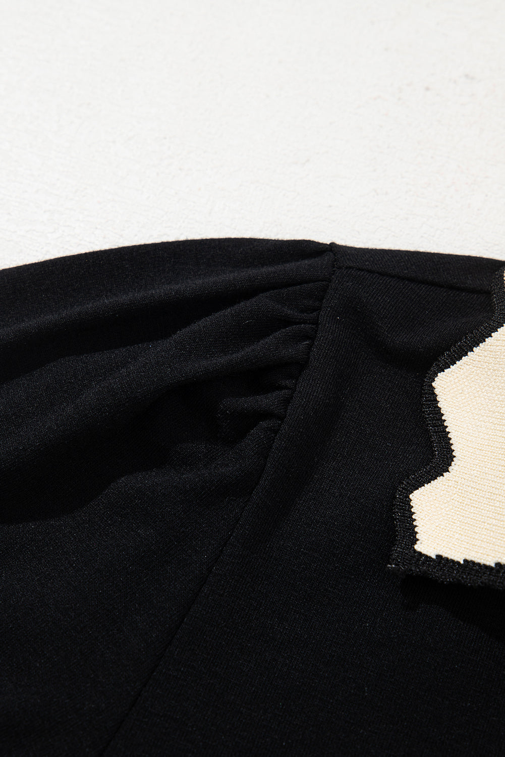 Black Color Contrast Collared V Neck Puff Sleeve Blouse