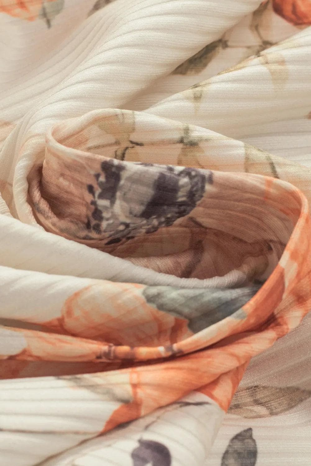 Tops/Sweaters & Cardigans Apricot Floral Print Ribbed Knit Slim Fit Cardigan