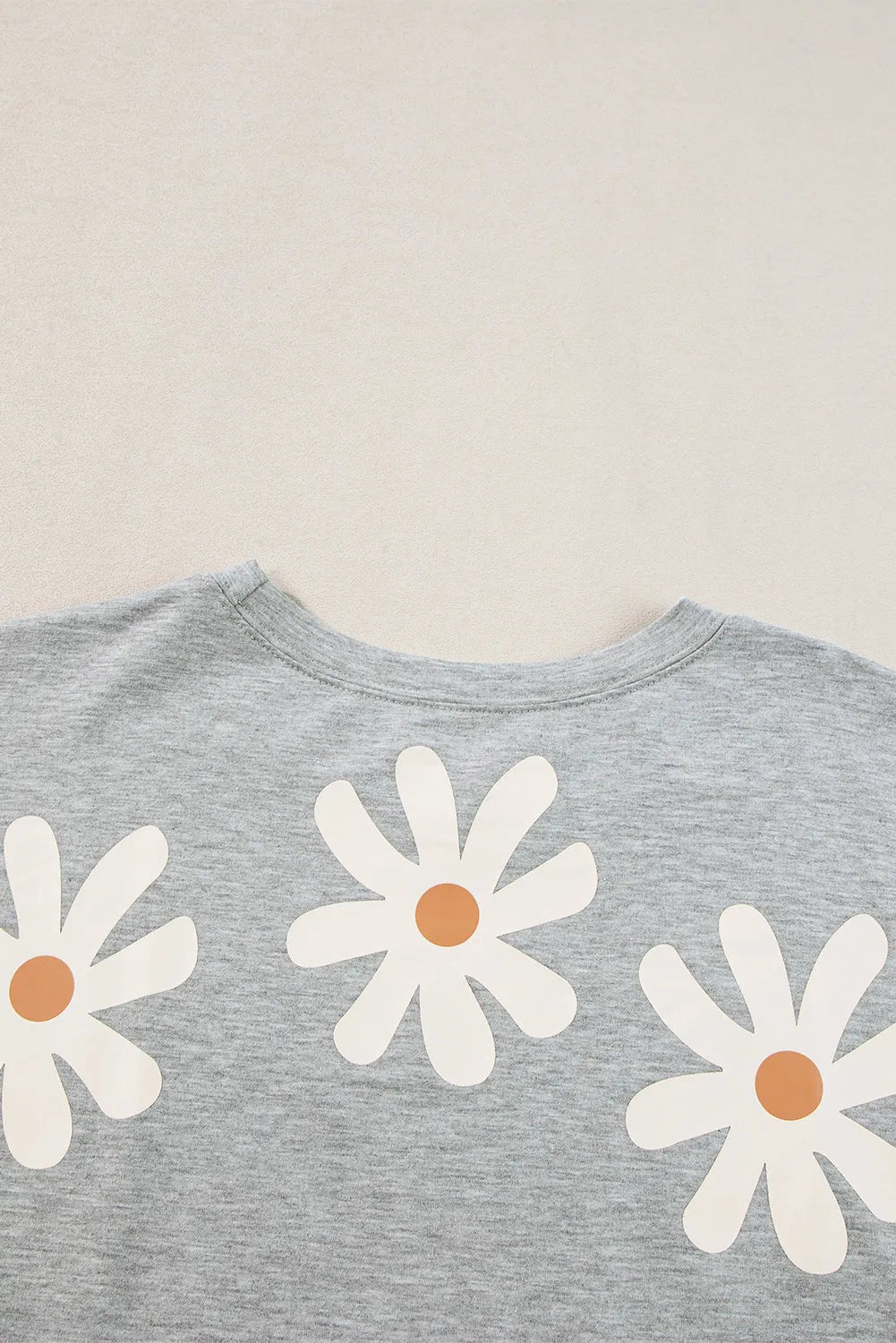 Gray Daisy Flower Printed Casual T Shirt - Chic Meadow Boutique 