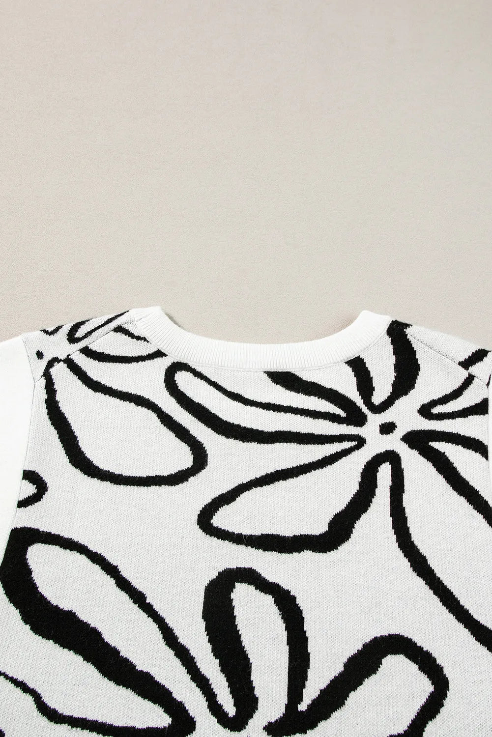 White Button Sides Sleeveless Floral Knitted Top - Chic Meadow Boutique 