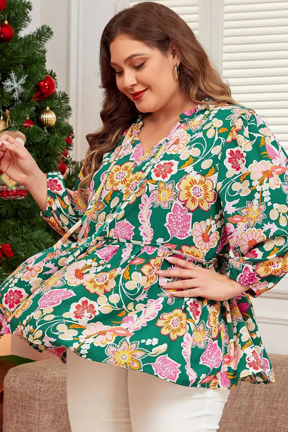 Plus Size/Plus Size Tops/Plus Size Blouses & Shirts Green Floral Tied V Neck Long Sleeve Plus Size Babydoll Top