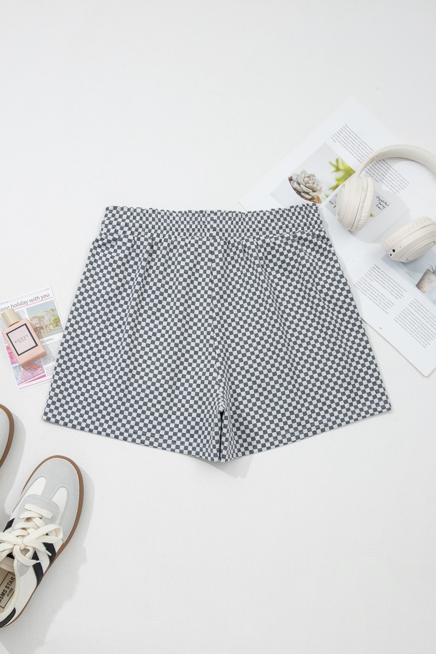 Gray Checkerboard Print Drawstring Elastic Waist Pocketed Shorts