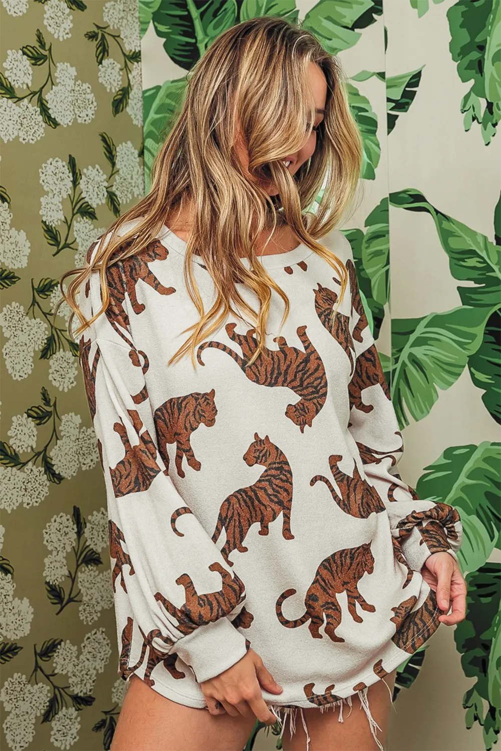 White Lively Tiger Print Casual Sweatshirt - Chic Meadow Boutique 