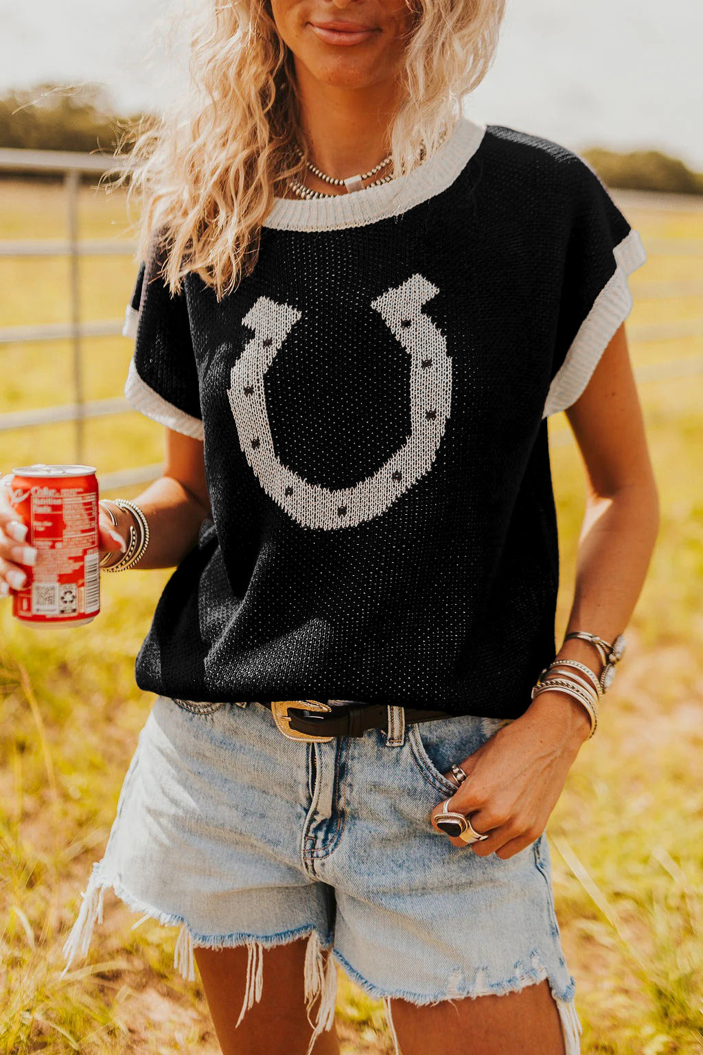 Black Horse Shoe Pattern Contrast Trim Short Sleeve Sweater