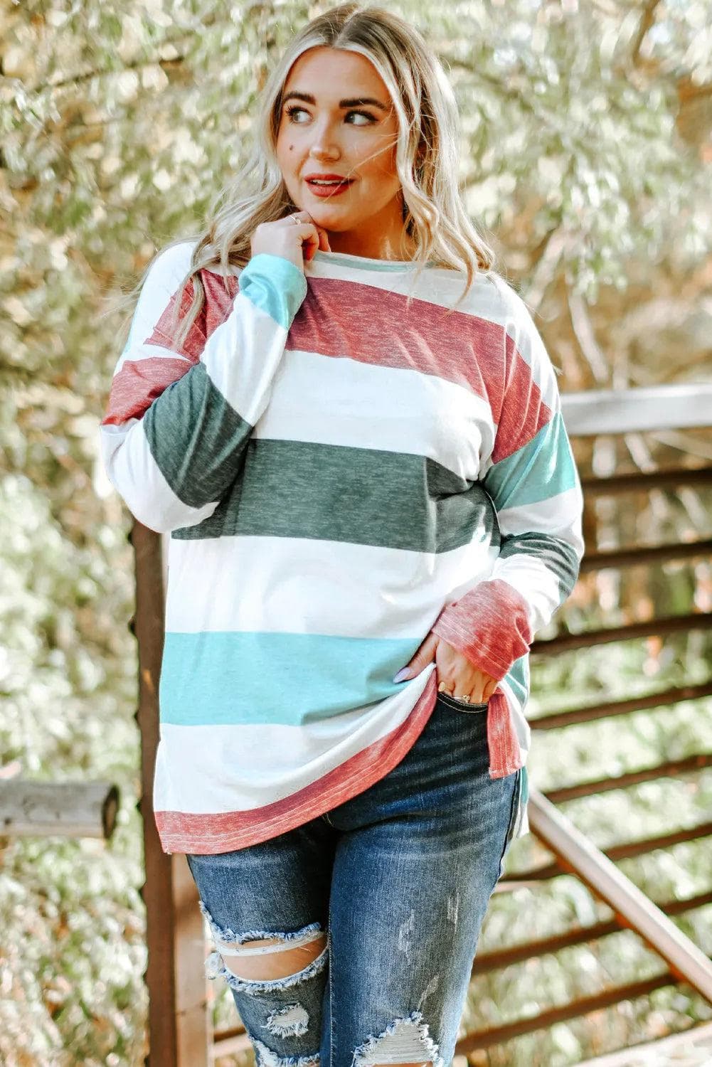 Plus Size/Plus Size Tops/Plus Size Long Sleeve Tops Green Plus Size Colorblock Pullover Top