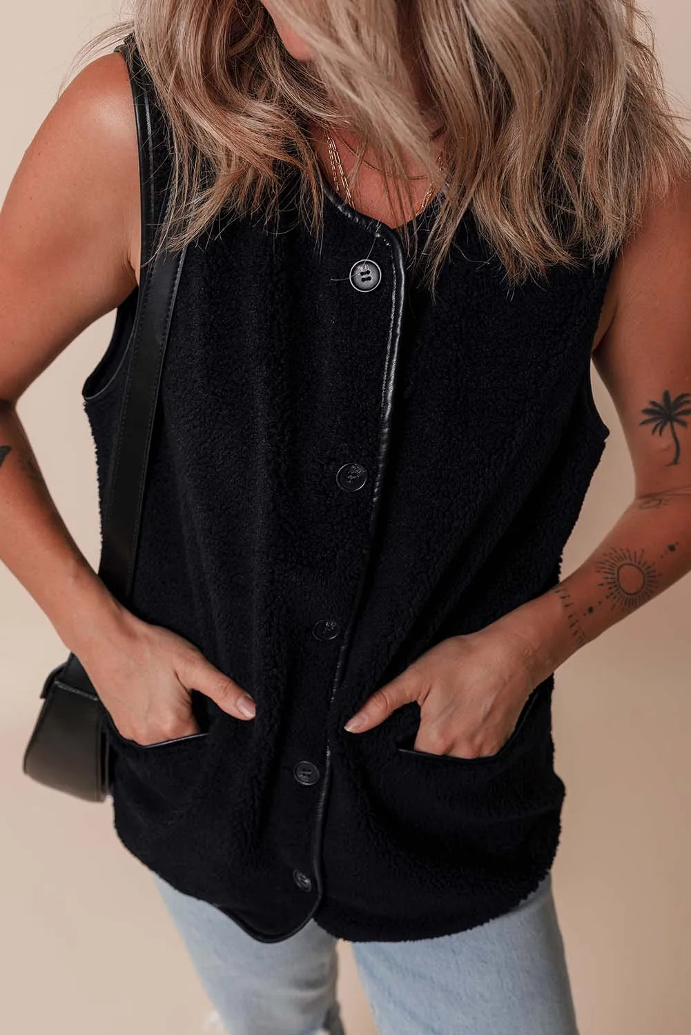 Black Leather Contrast Side Pockets Buttoned Fleece Vest - Chic Meadow Boutique 