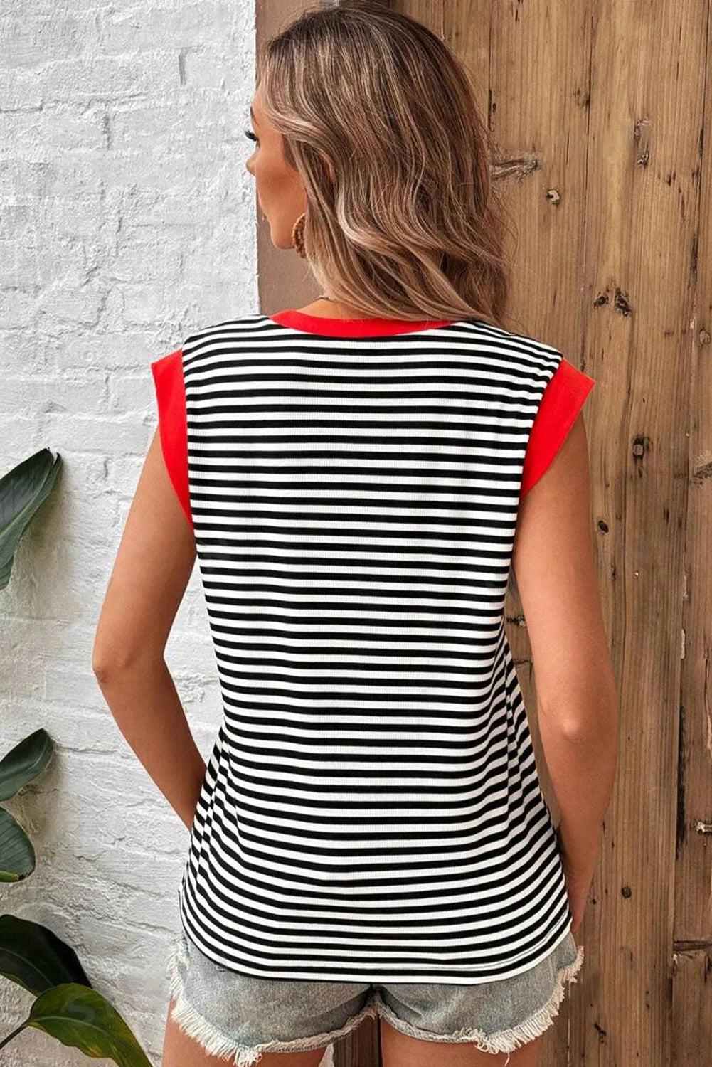 Black Stripe Colorblock Edge Round Neck Tank Top - Chic Meadow Boutique 