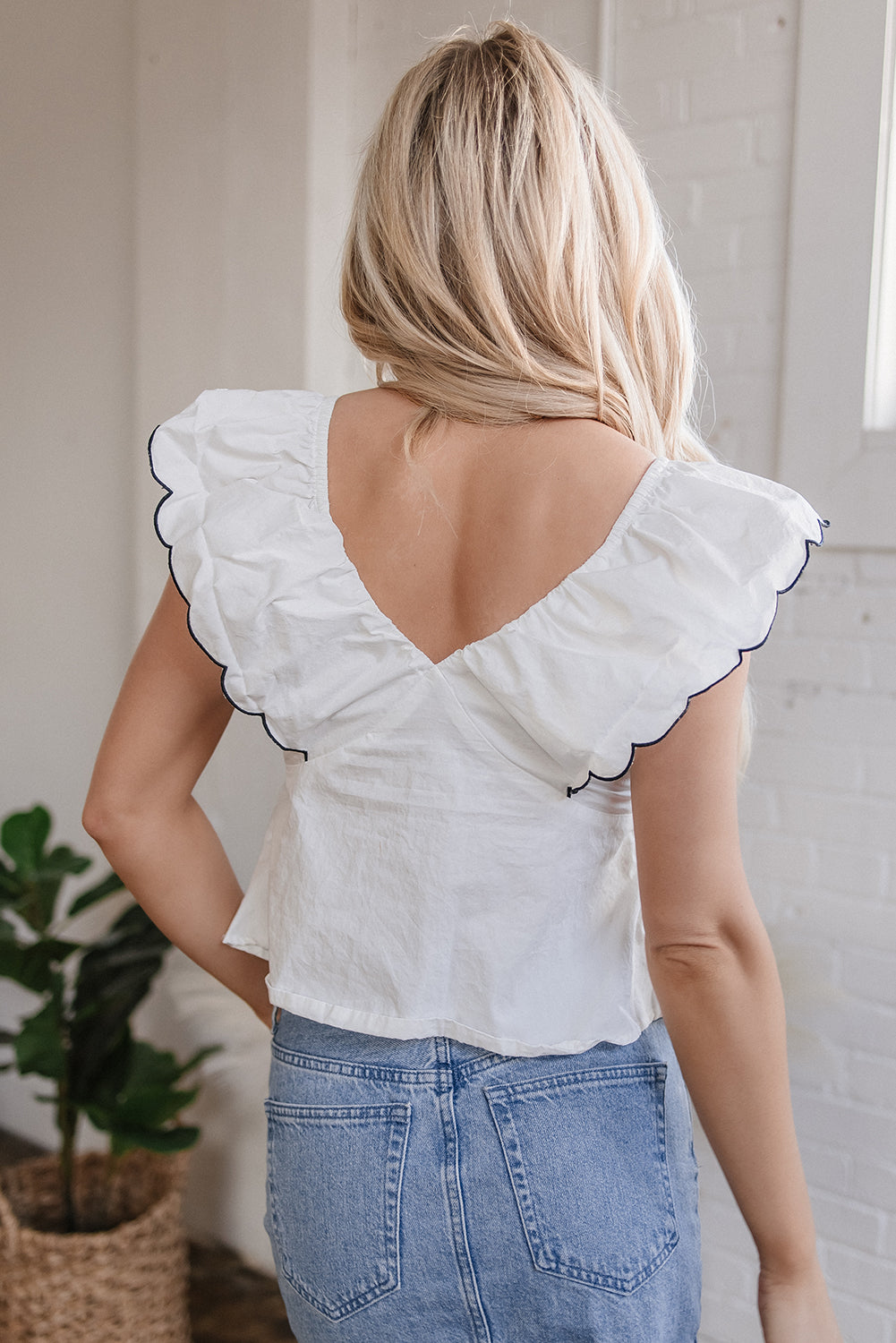 White Contrast Bow Ruffle Trim V Neck Blouse