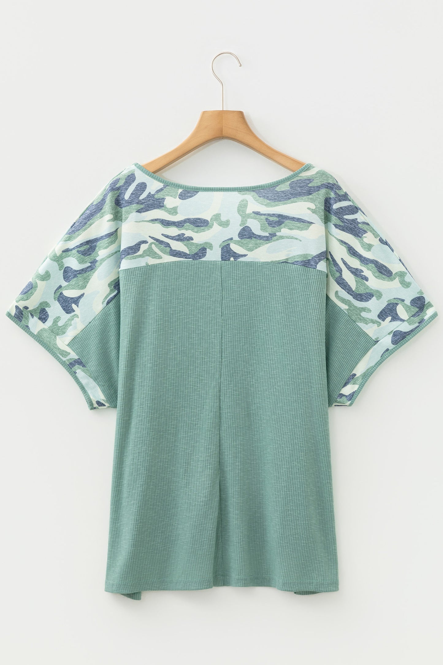 Mist Green Ribbed Camouflage Patchwork Plus Size V Neck Tee