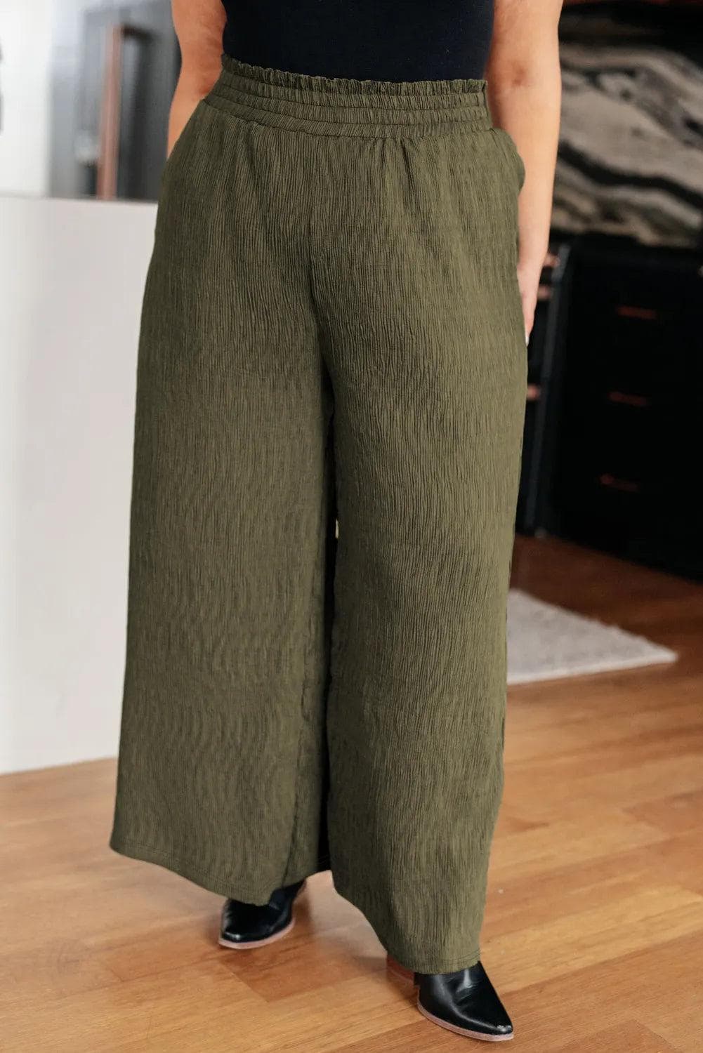 Plus Size/Plus Size Bottoms Jungle Green / 1X / 95%Polyester+5%Elastane Jungle Green Plus Size Textured Shirred High Waist Casual Pants