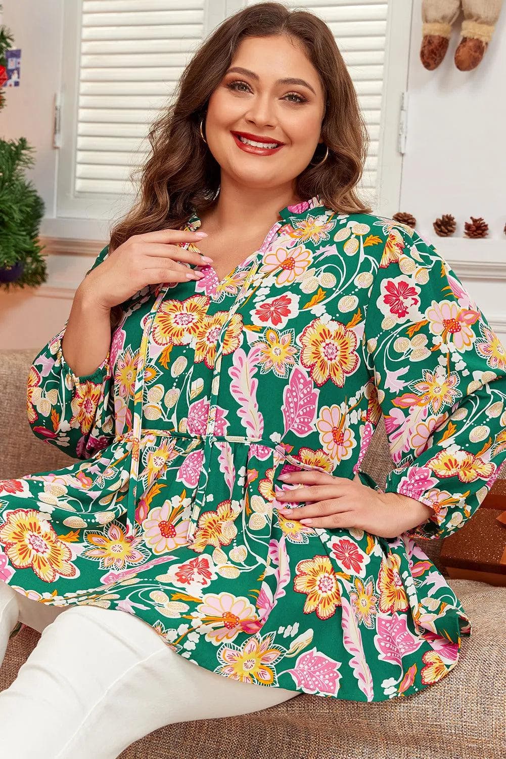 Plus Size/Plus Size Tops/Plus Size Blouses & Shirts Green Floral Tied V Neck Long Sleeve Plus Size Babydoll Top