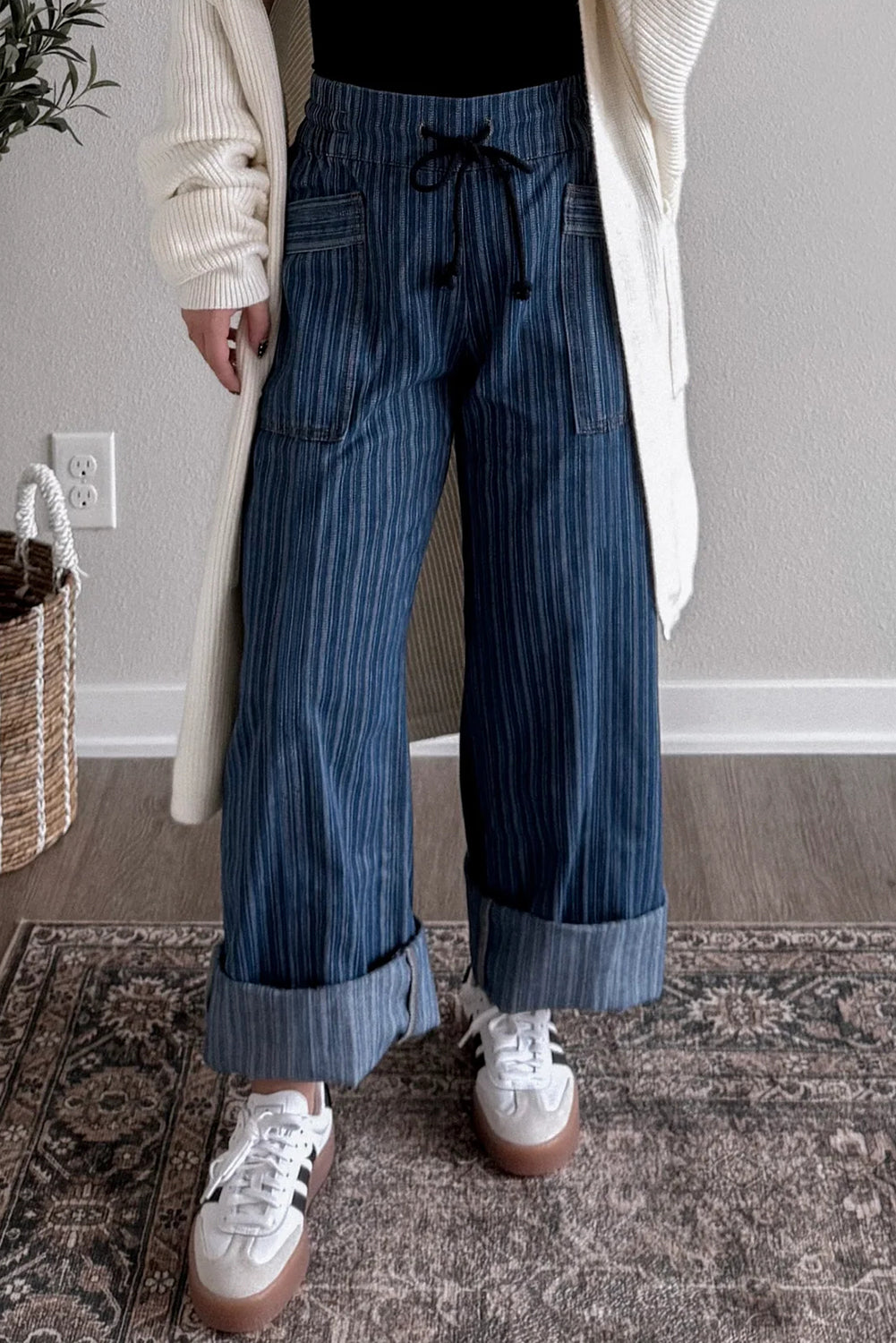 Blue Stripe Contrasted Drawstring Pocketed Loose Jeans