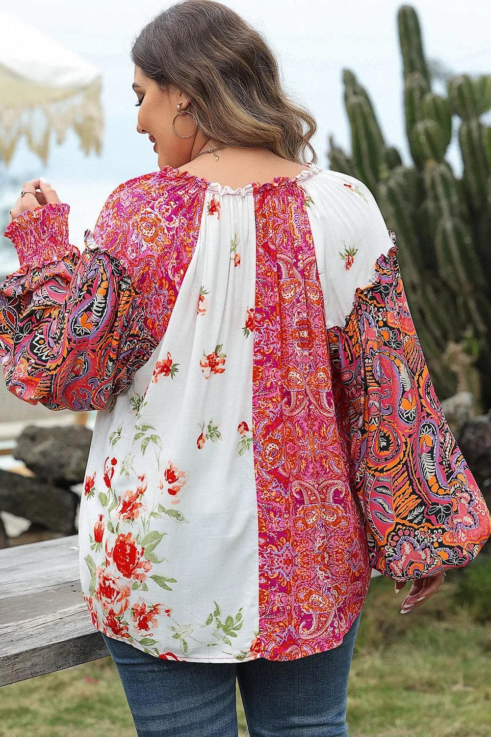 Plus Size/Plus Size Tops/Plus Size Blouses & Shirts Pink Multicolor Floral Patchwork Shirred Cuffs Buttoned Blouse