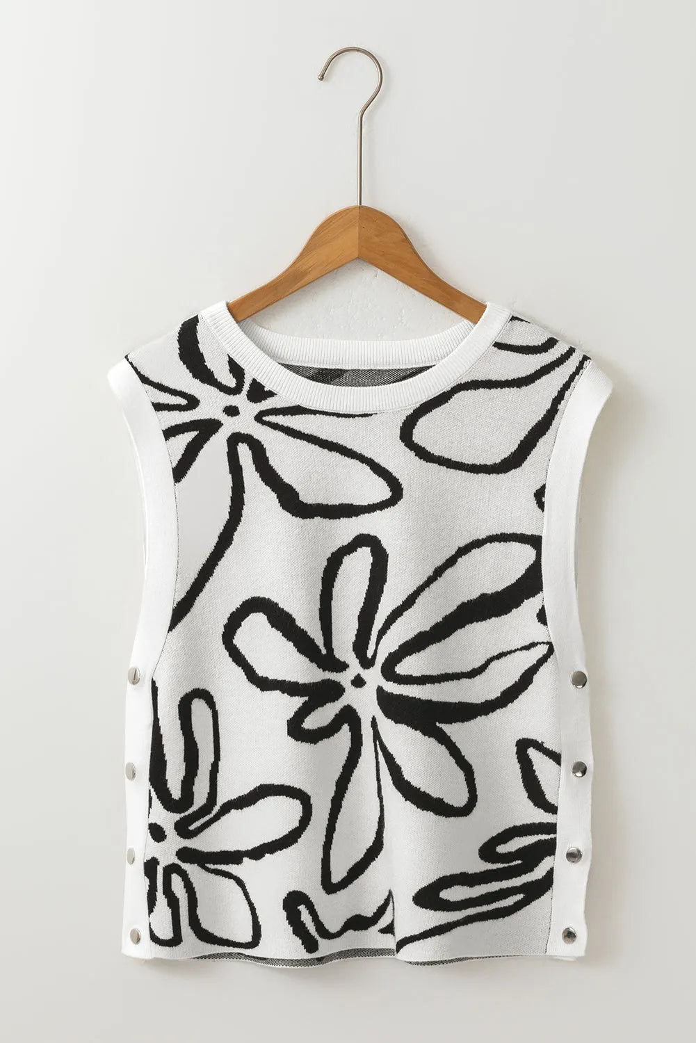 White Button Sides Sleeveless Floral Knitted Top - Chic Meadow Boutique 