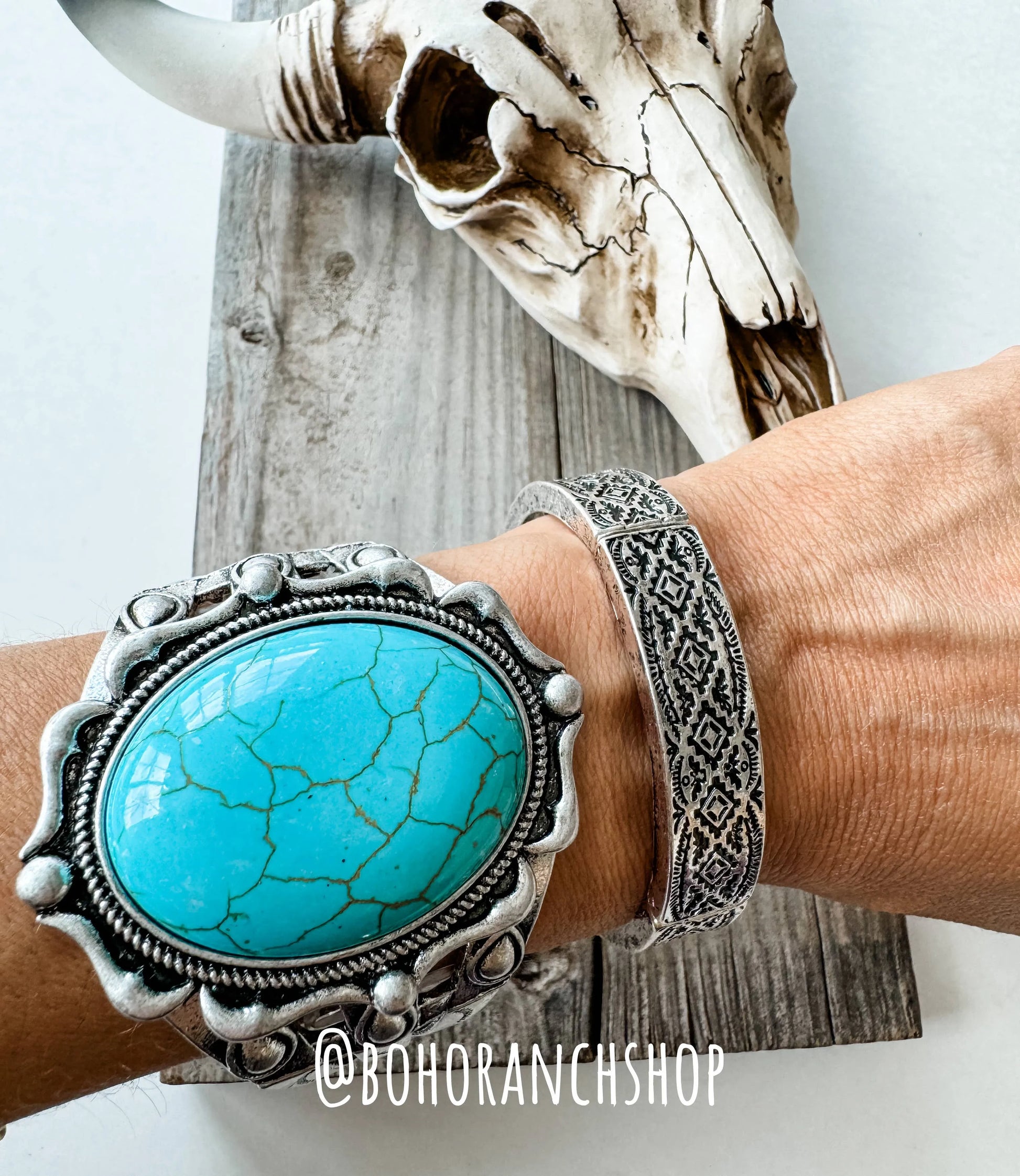 Concho Stone Stretch Bracelet - Turquoise - Chic Meadow Boutique 