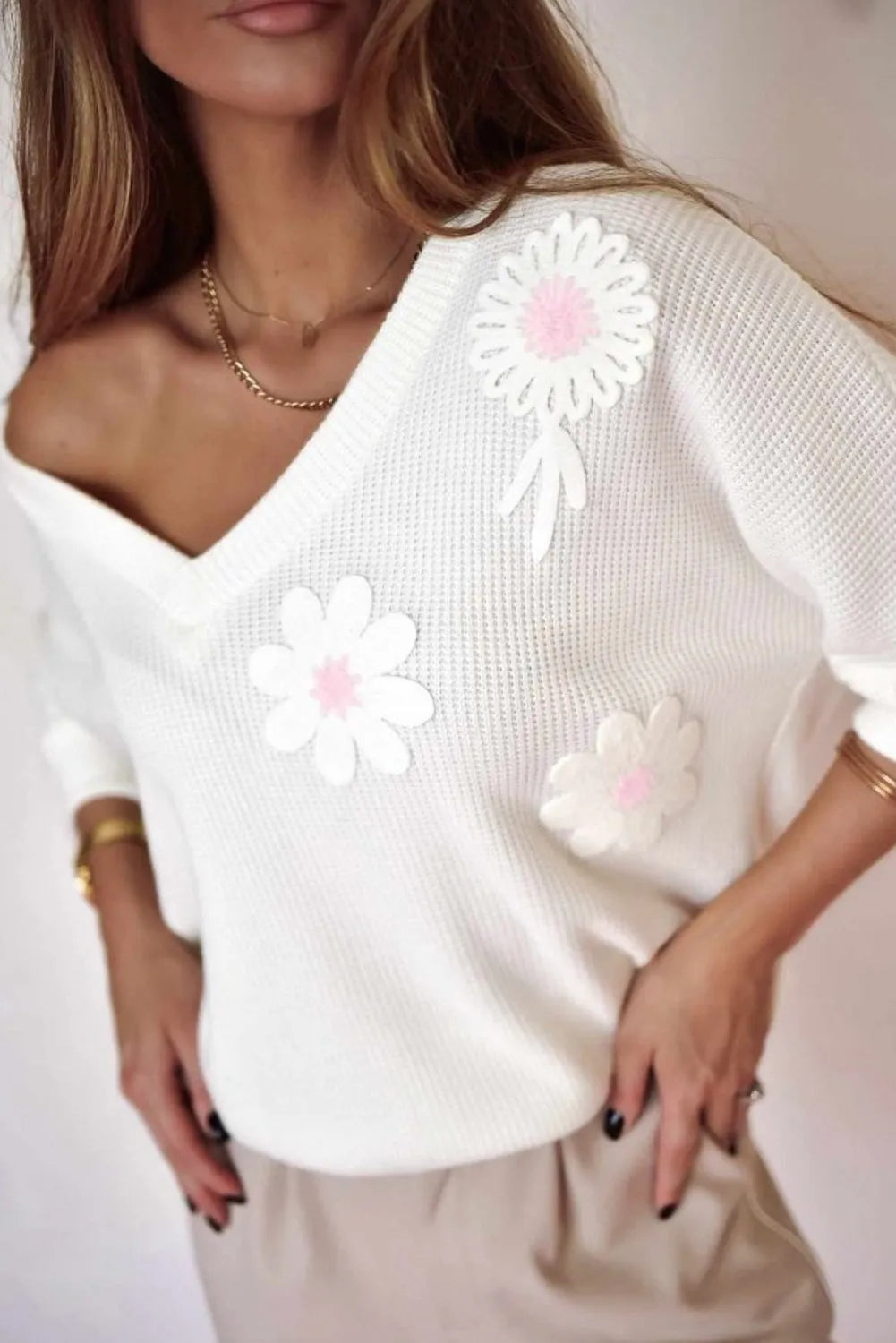 White Flower Applique Texture Knitted V Neck Top - Chic Meadow Boutique 