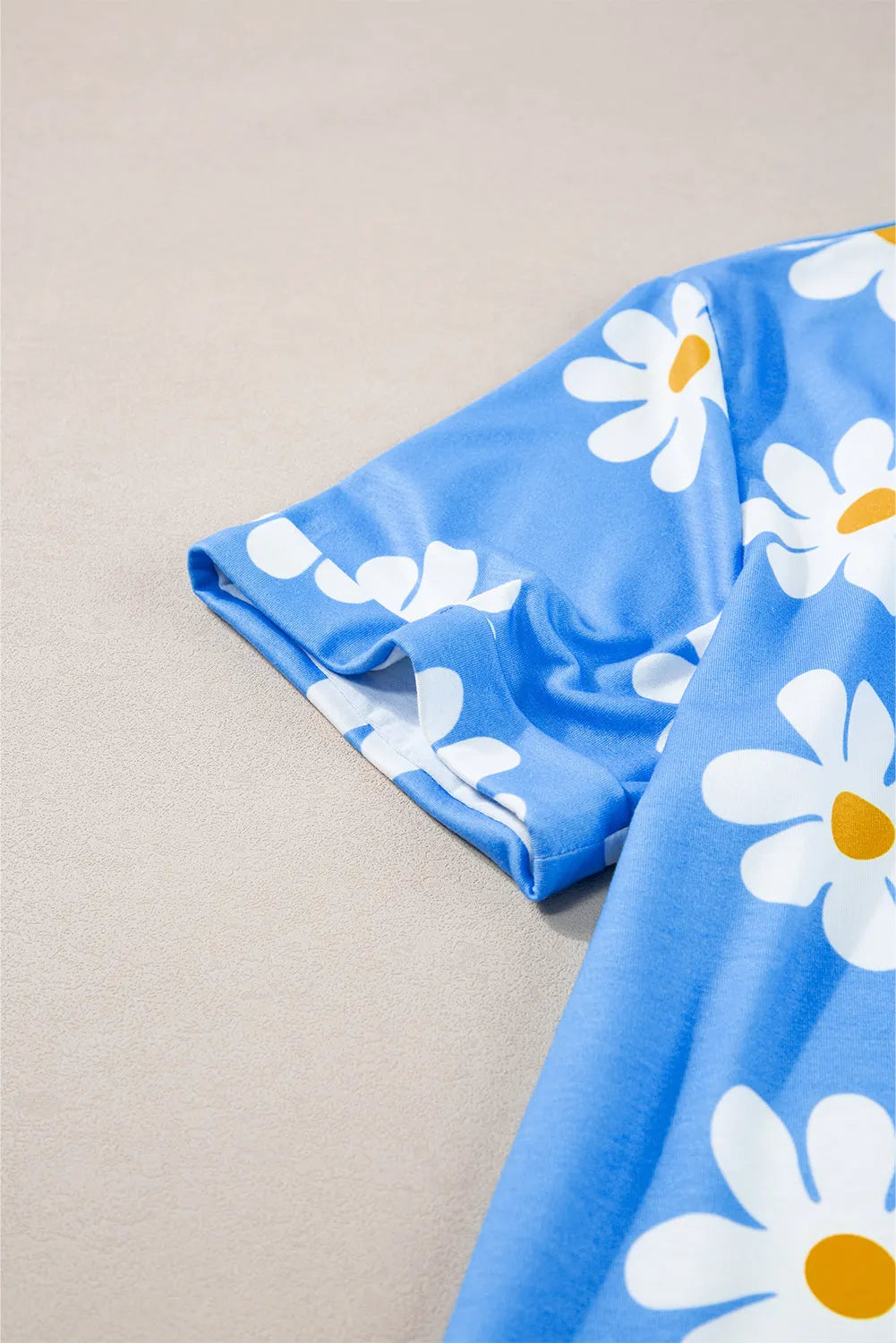 Sky Blue Daisy Printed Crewneck T Shirt - Chic Meadow Boutique 