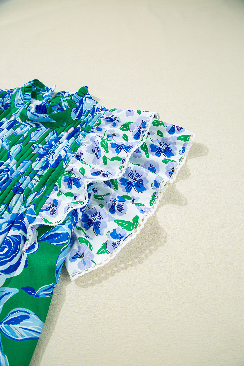 Green Floral Print Lace Trim Contrast Ruffle Sleeve Pleated Loose Blouse