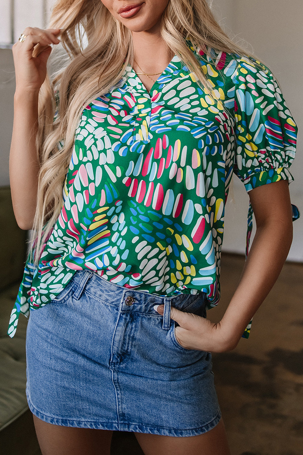 Green Brushwork Geometric Print Puff Sleeve Notched Neck Blouse