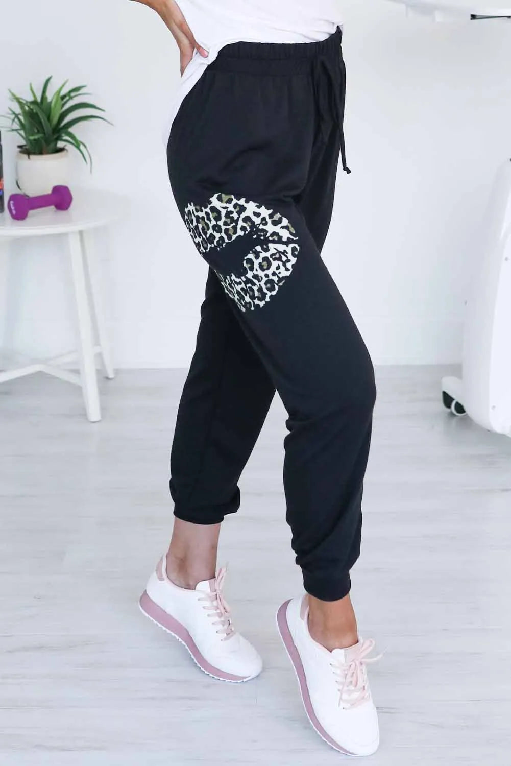 Black Leopard Lips Pattern Drawstring Waist Joggers - Chic Meadow Boutique 