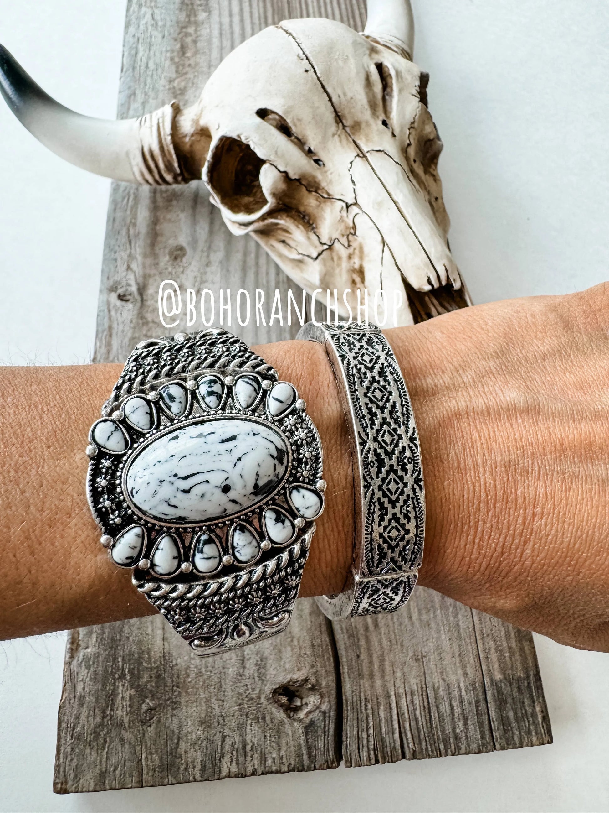 Concho Stone Stretch Bracelet - White - Chic Meadow Boutique 