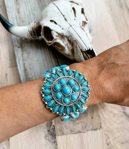 Western Concho Stretch Bracelet: TURQUOISE - Chic Meadow Boutique 