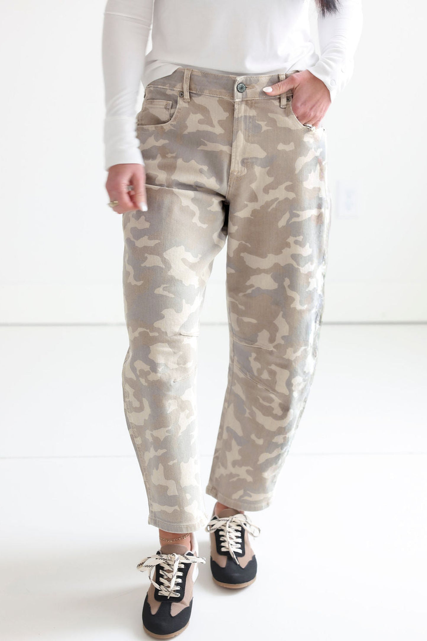 Khaki Camouflage Pattern Pocket Rivet Detail Ankle-Length Harem Fit Jeans