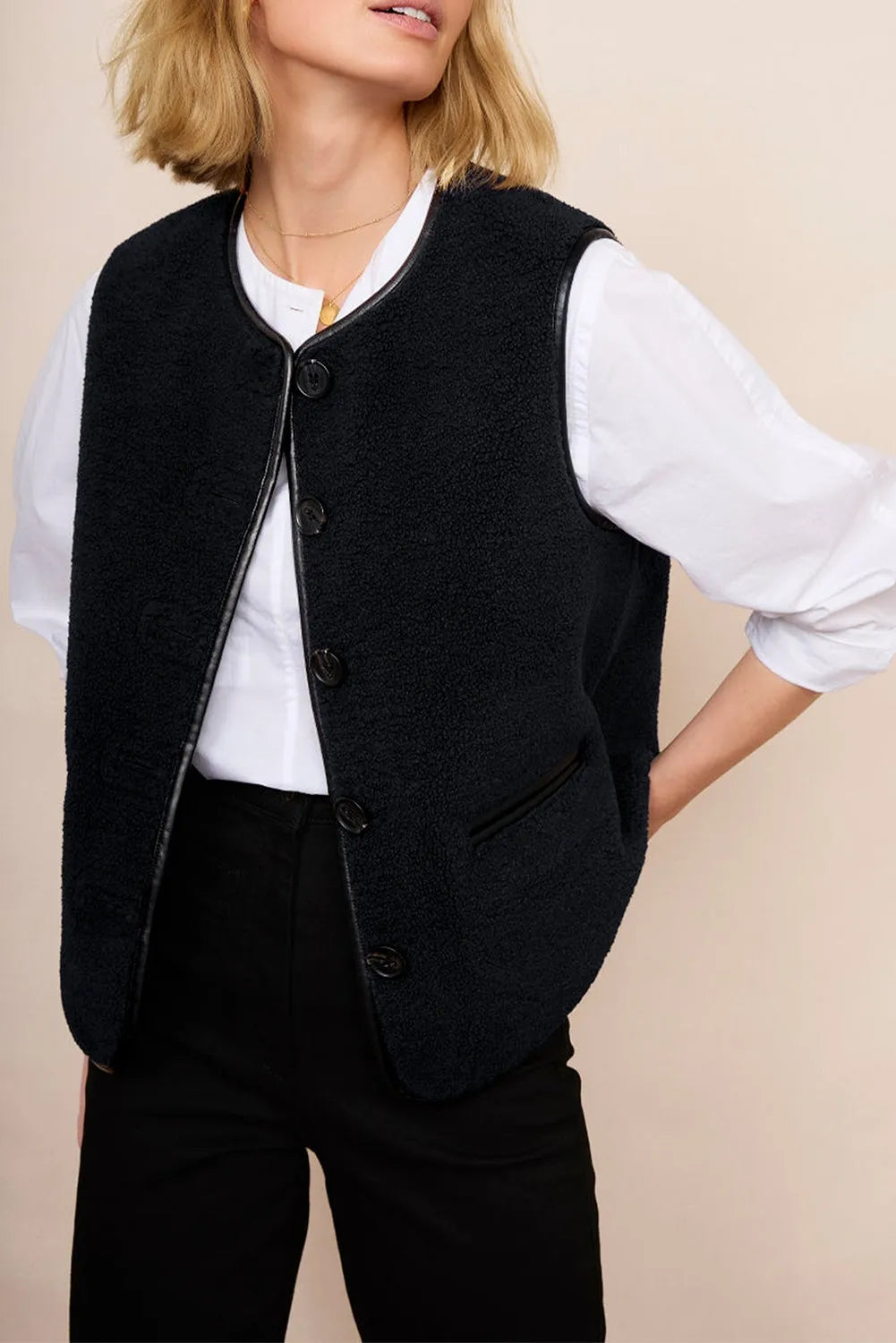 Black Leather Contrast Side Pockets Buttoned Fleece Vest - Chic Meadow Boutique 