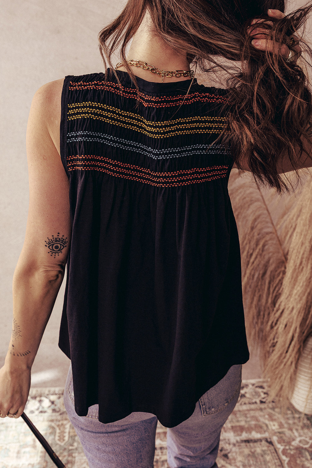Black Colorful Shirred Yoke Notched V Neck Tank Top