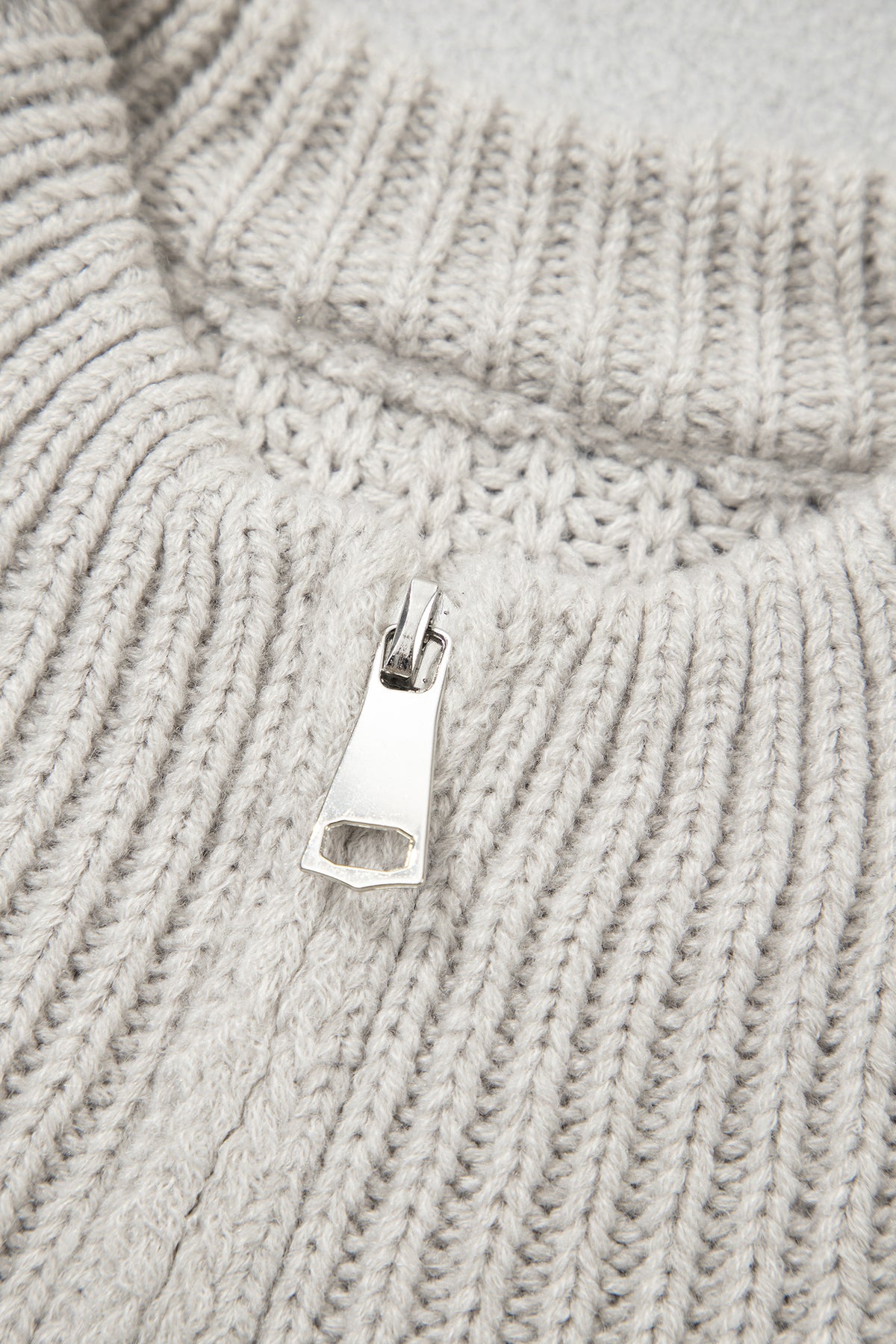 Jet Stream Solid Color Short Sleeve Zipper Knit High Neck Sweater